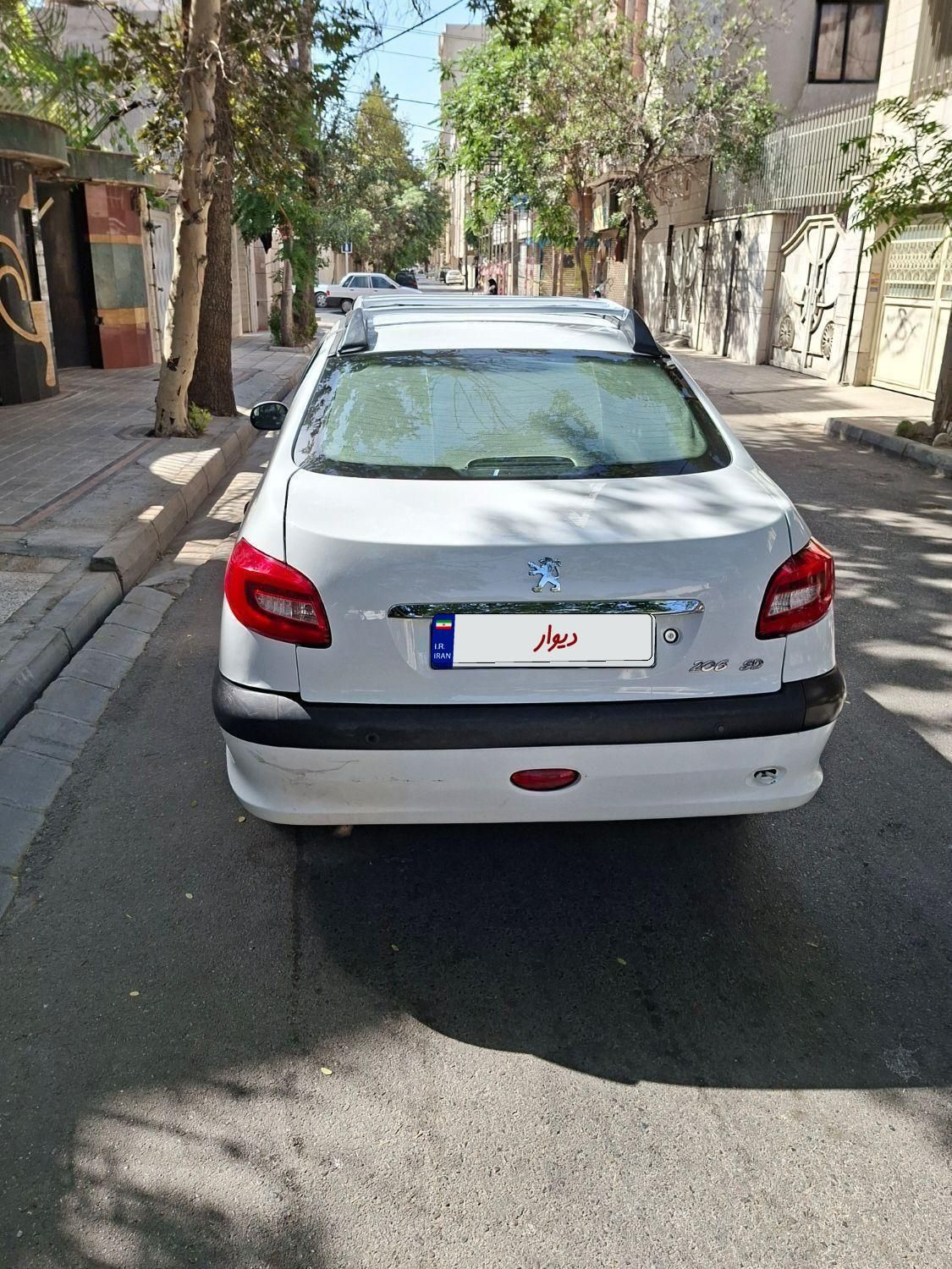 پژو ۲۰۶ صندوق دار v8 - 1395