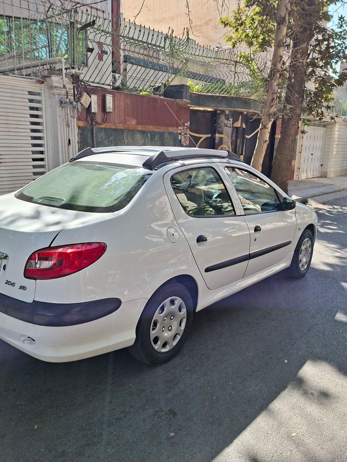 پژو ۲۰۶ صندوق دار v8 - 1395
