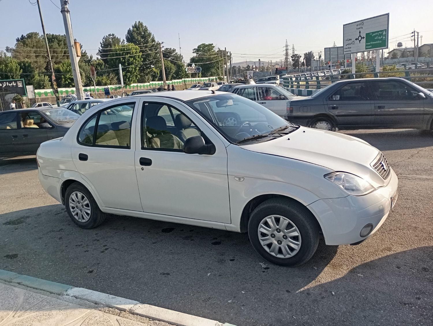 تیبا صندوق دار SX - 1400