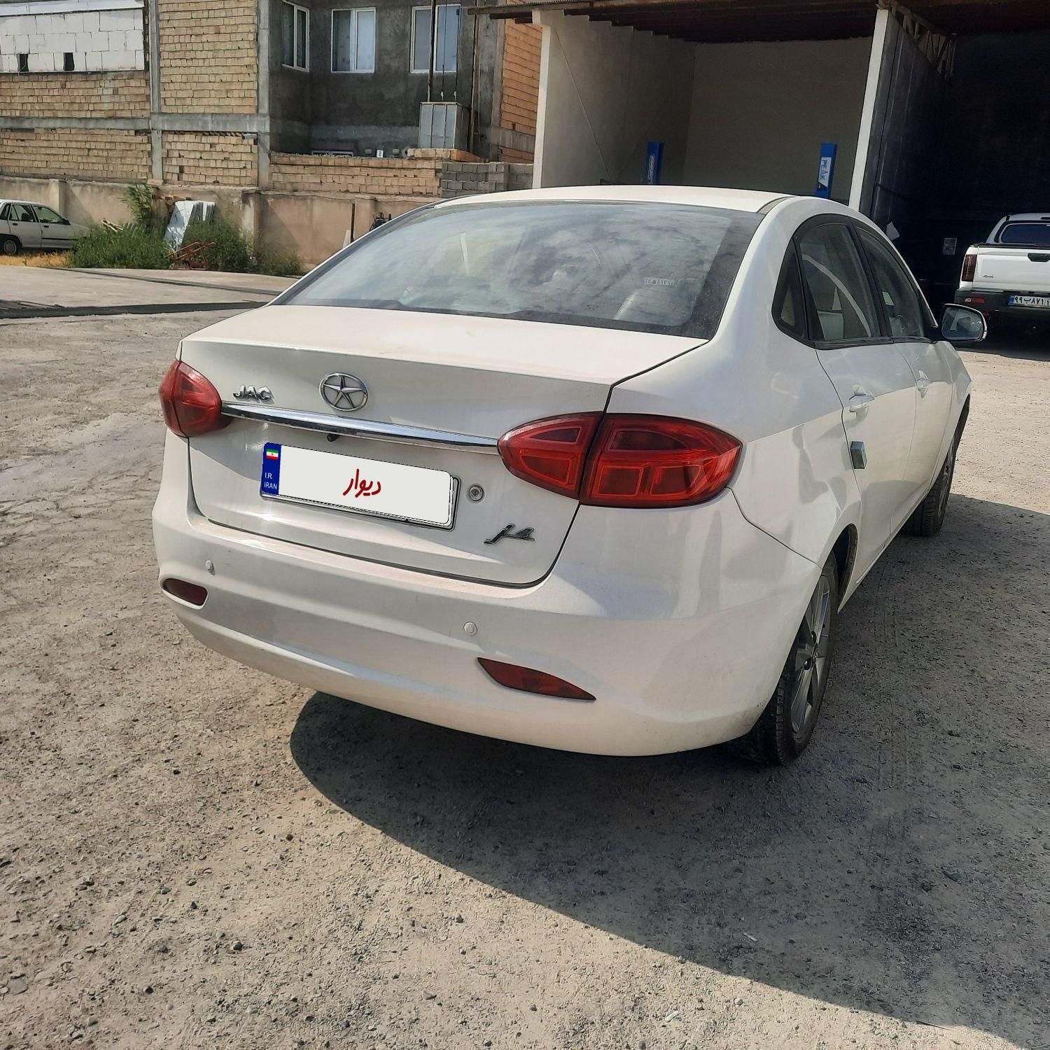 جک J4 اتوماتیک ساده - 1402