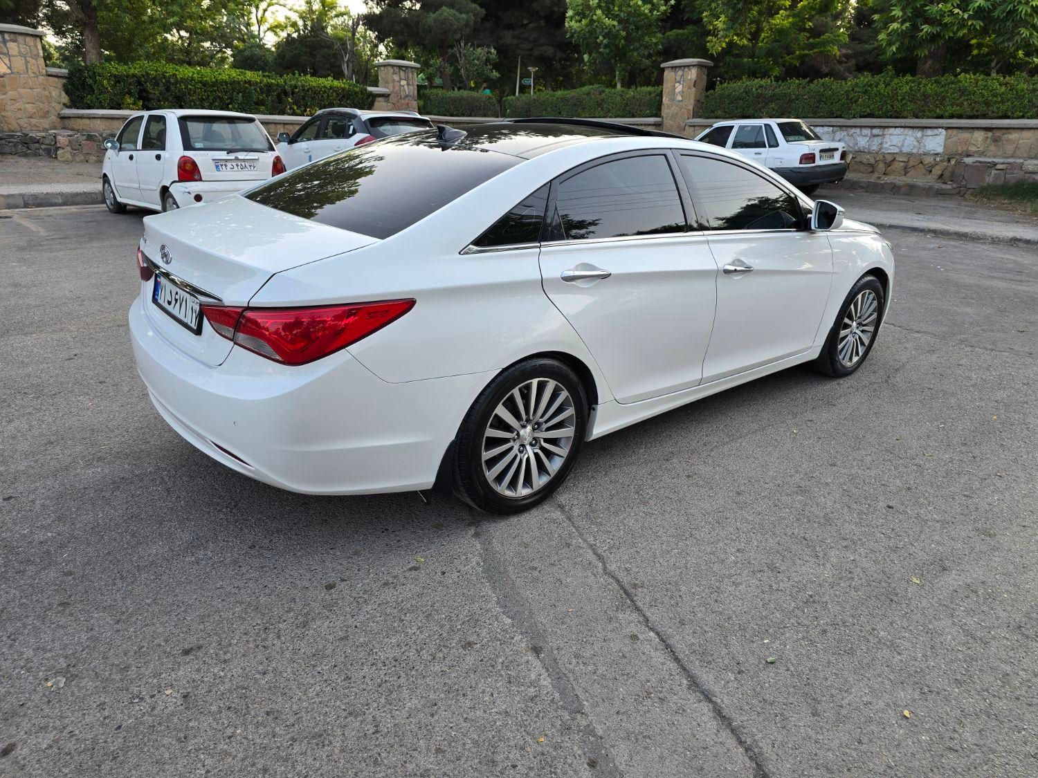 هیوندای سوناتا فول YF - 2014
