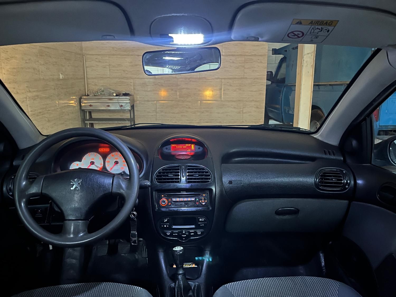 پژو ۲۰۶ صندوق دار v8 - 1395