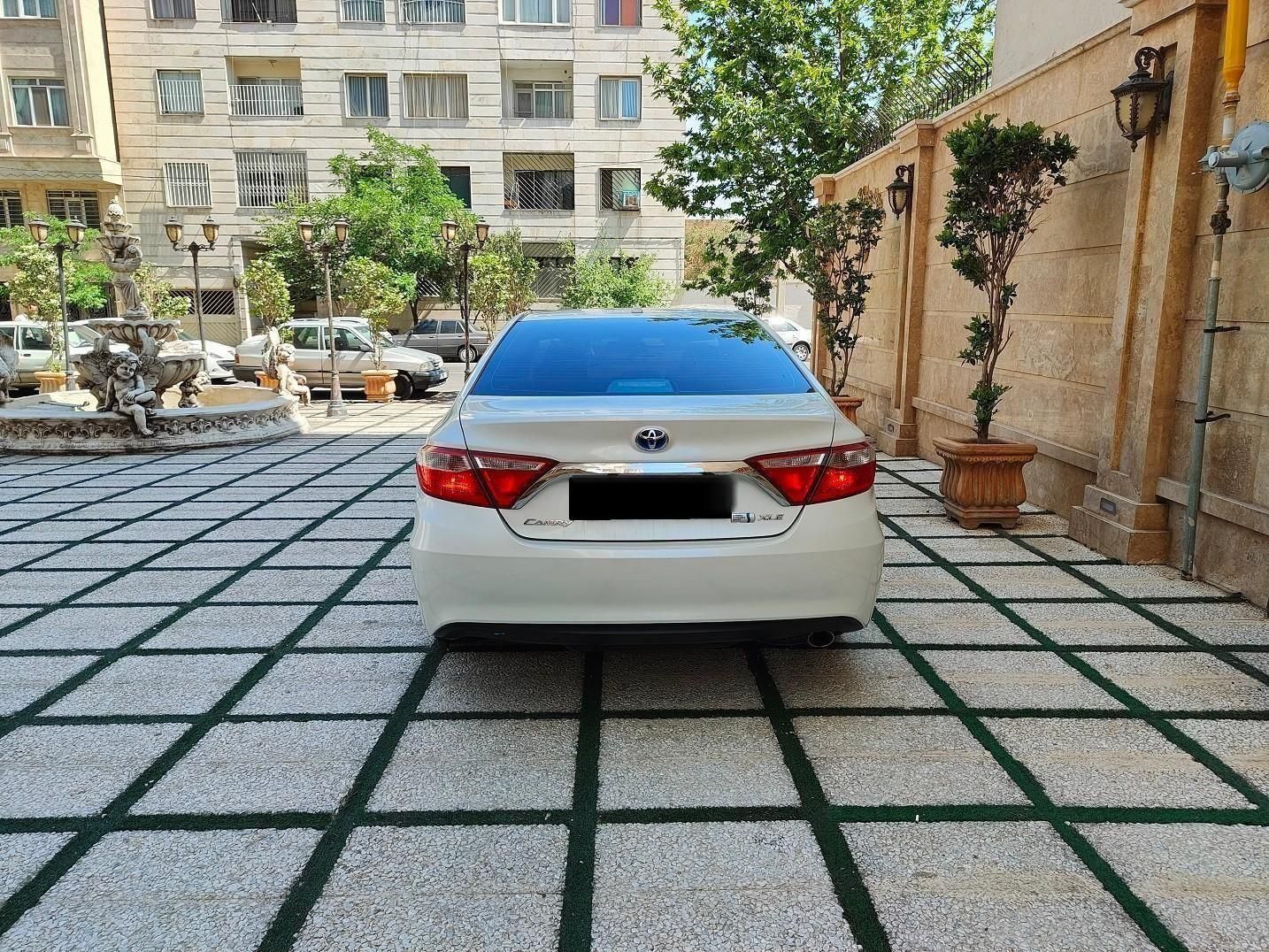 تویوتا کمری XLE - 2016