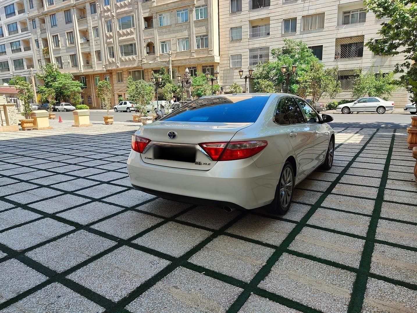 تویوتا کمری XLE - 2016