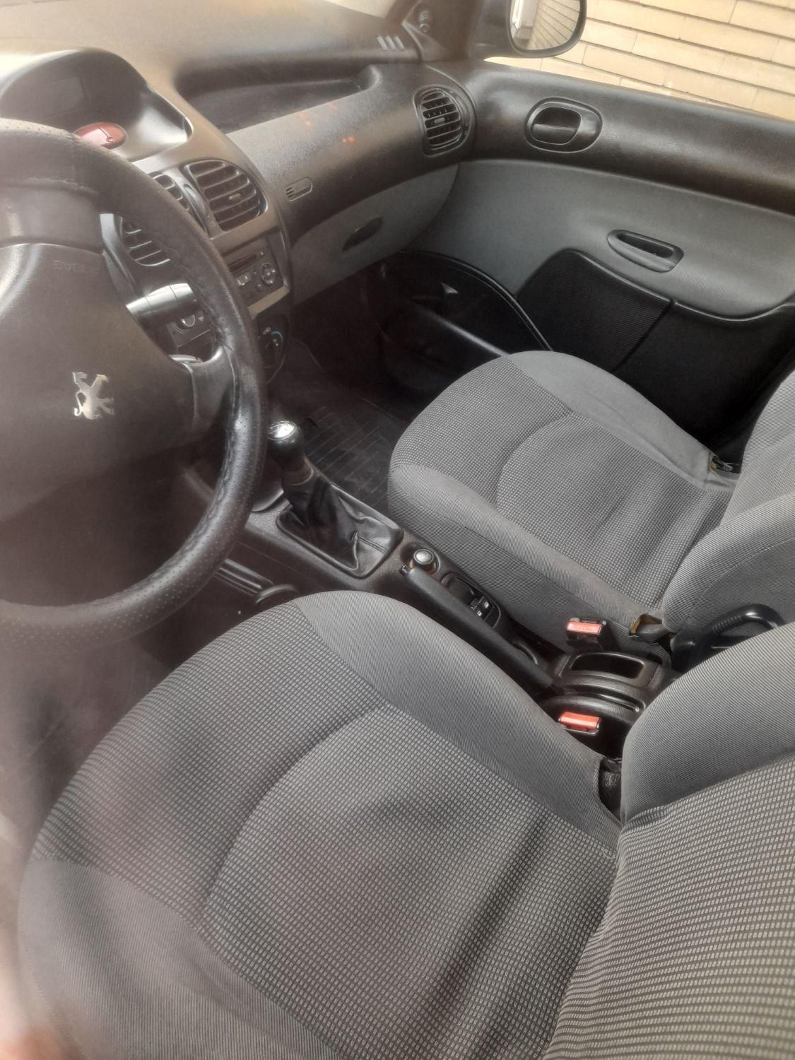 پژو ۲۰۶ صندوق دار v8 - 1394