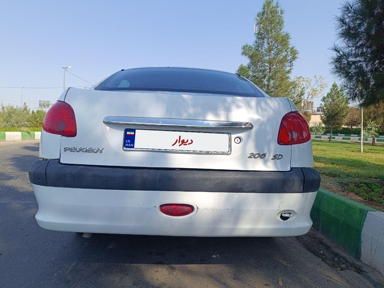 پژو ۲۰۶ صندوق دار v8 - 1391