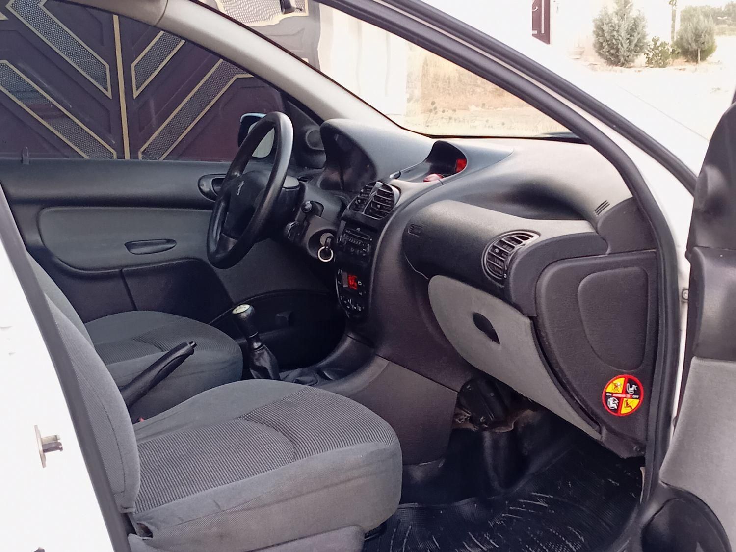 پژو ۲۰۶ صندوق دار v8 - 1395