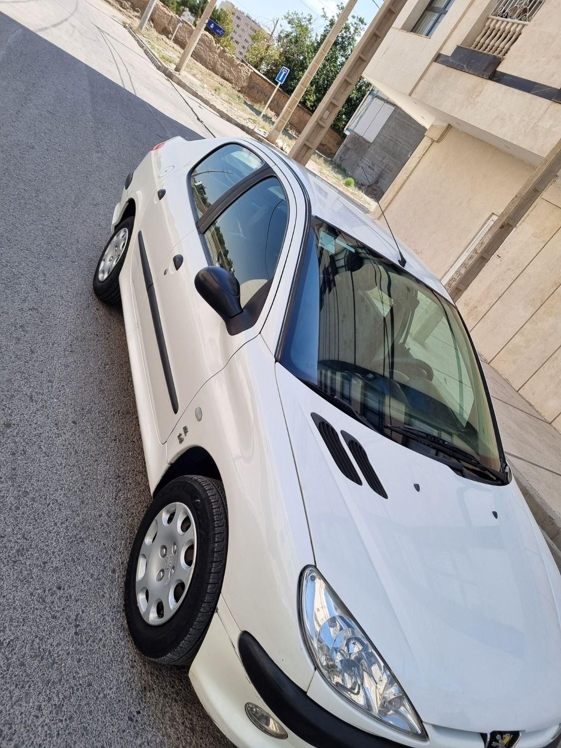 پژو ۲۰۶ صندوق دار v20 - 1389