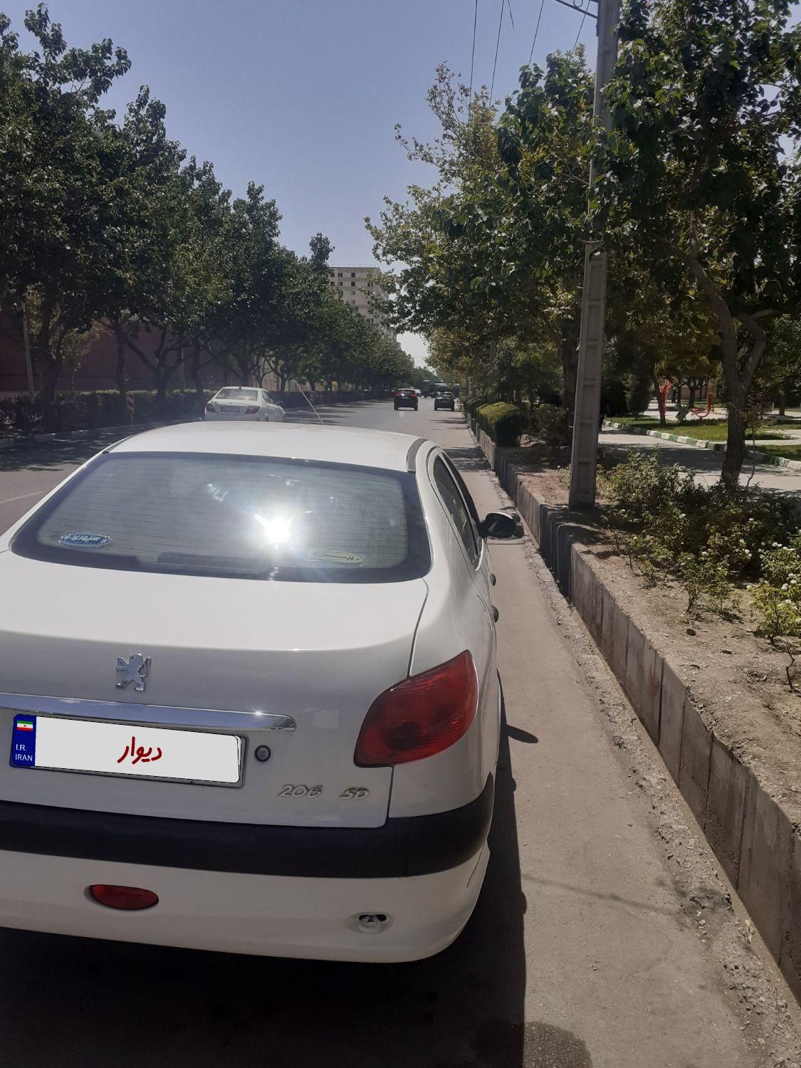 پژو ۲۰۶ صندوق دار v8 - 1398