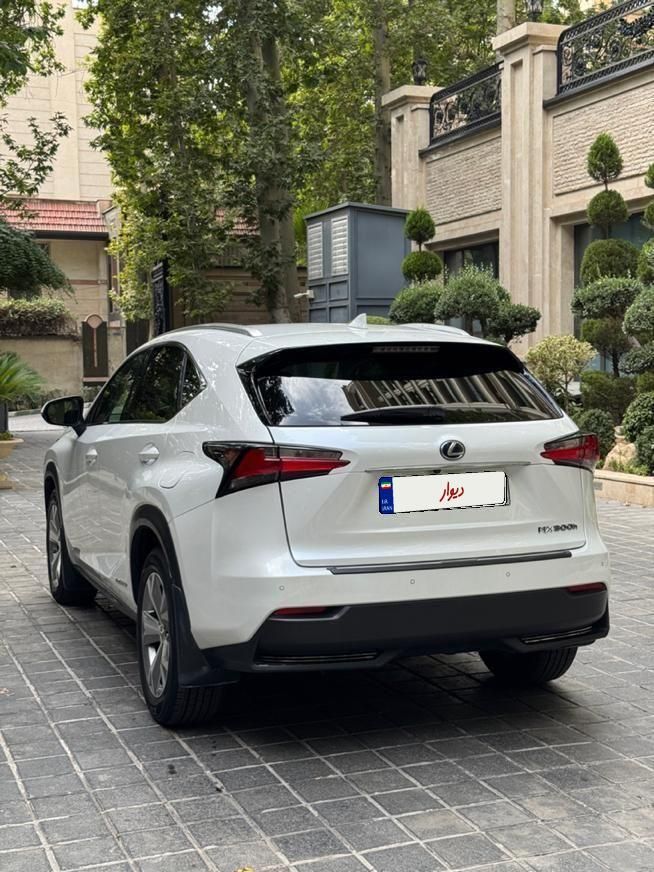 لکسوس NX هیبرید 300H - 2017