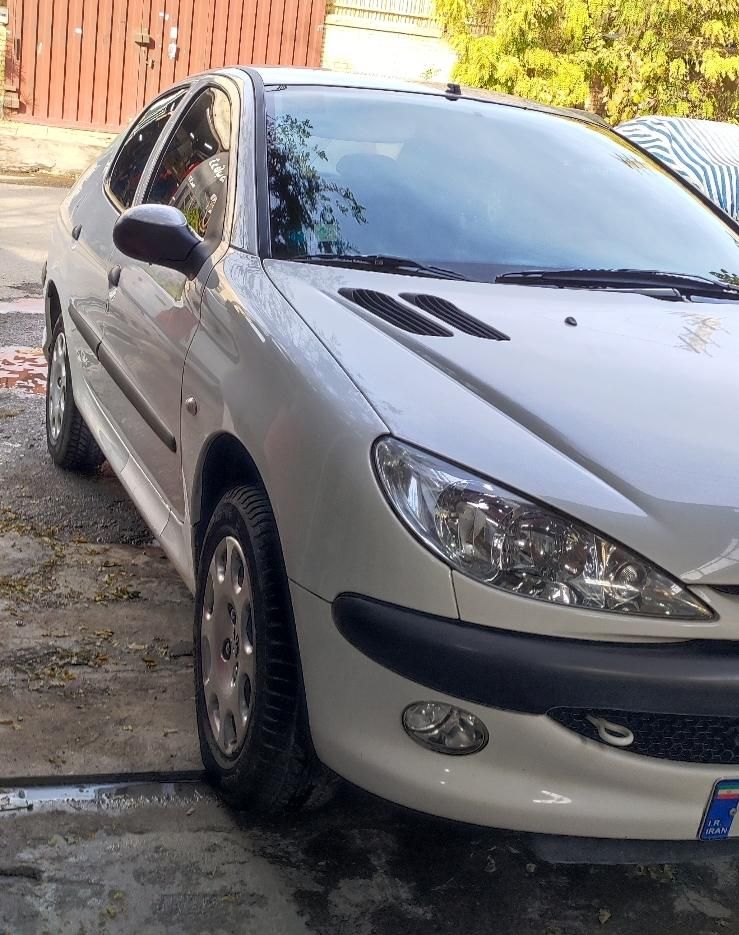 پژو ۲۰۶ صندوق دار v8 - 1398