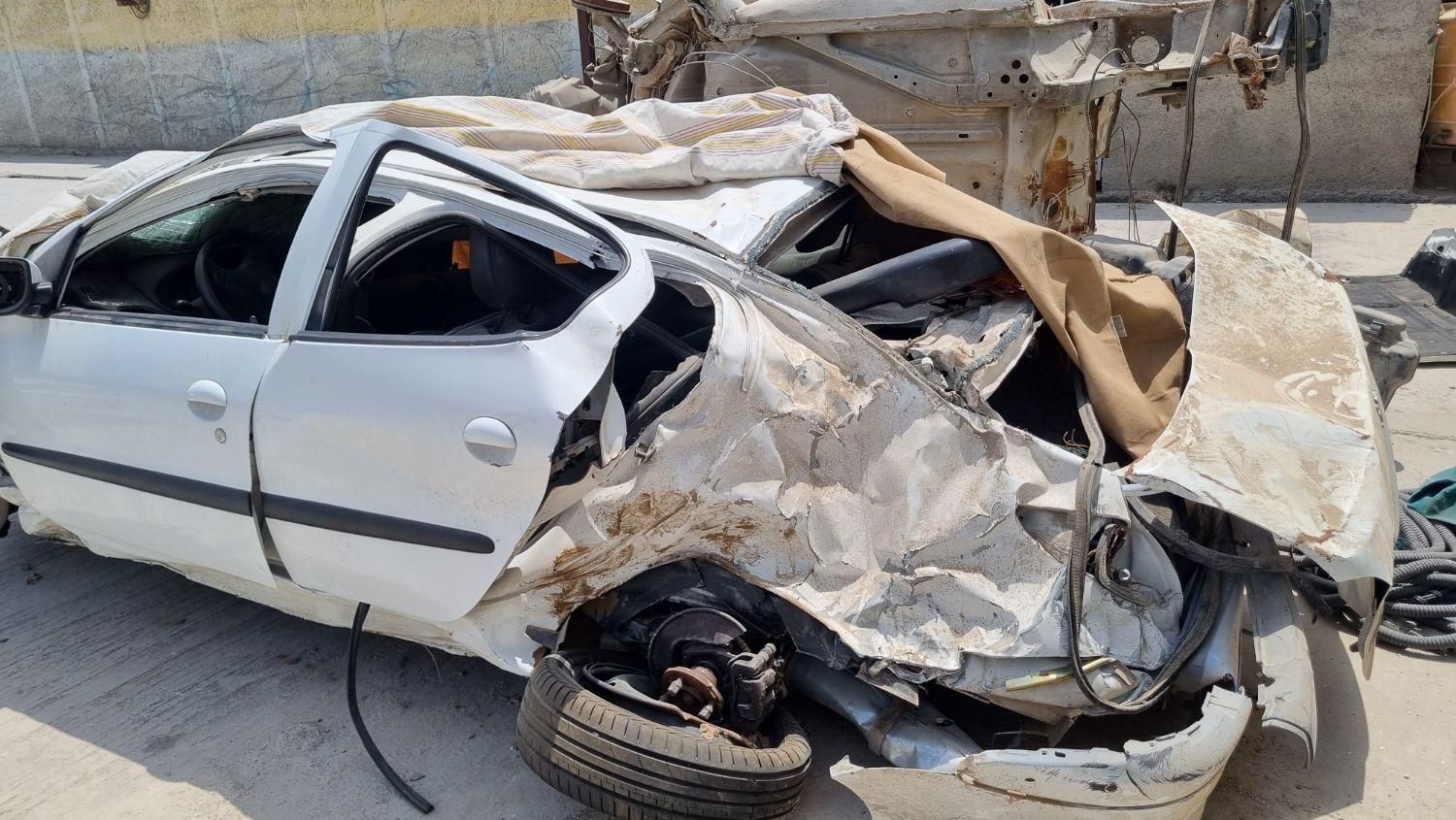 پژو ۲۰۶ صندوق دار v8 - 1398