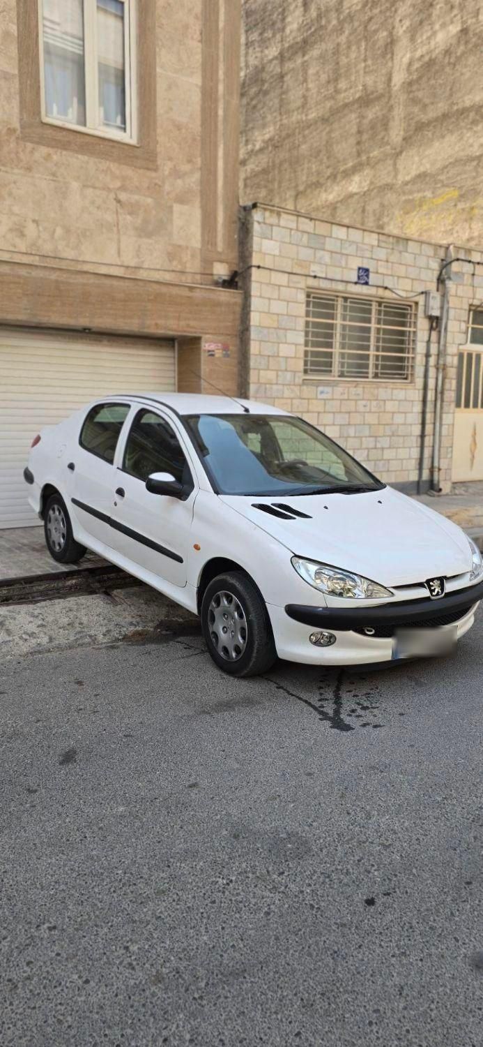 پژو ۲۰۶ صندوق دار v8 - 1390