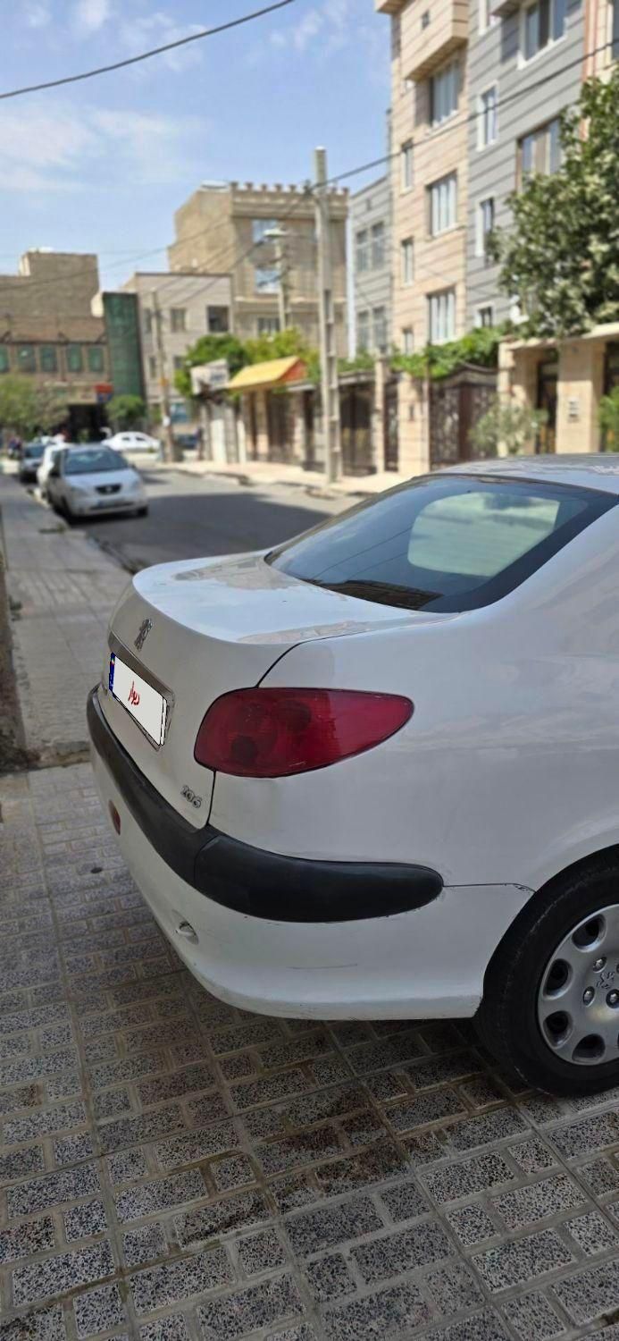 پژو ۲۰۶ صندوق دار v8 - 1390