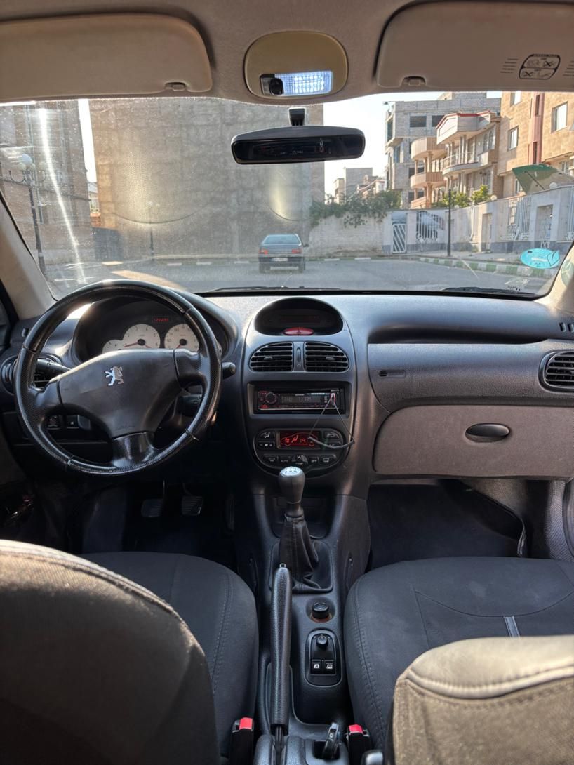 پژو ۲۰۶ صندوق دار v8 - 1390