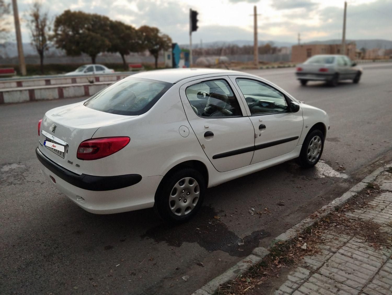 پژو ۲۰۶ صندوق دار v8 - 1399