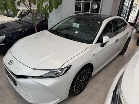 تویوتا کمری GLX - 2024