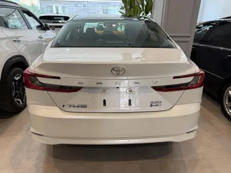 تویوتا کمری GLX - 2024
