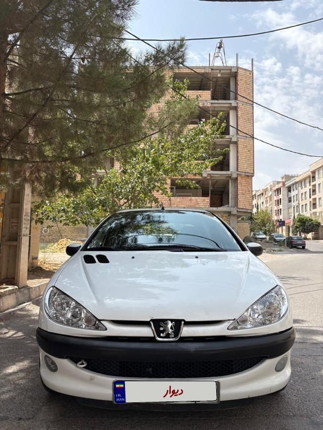 پژو ۲۰۶ صندوق دار v8 - 1396