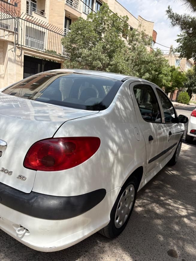 پژو ۲۰۶ صندوق دار v8 - 1396