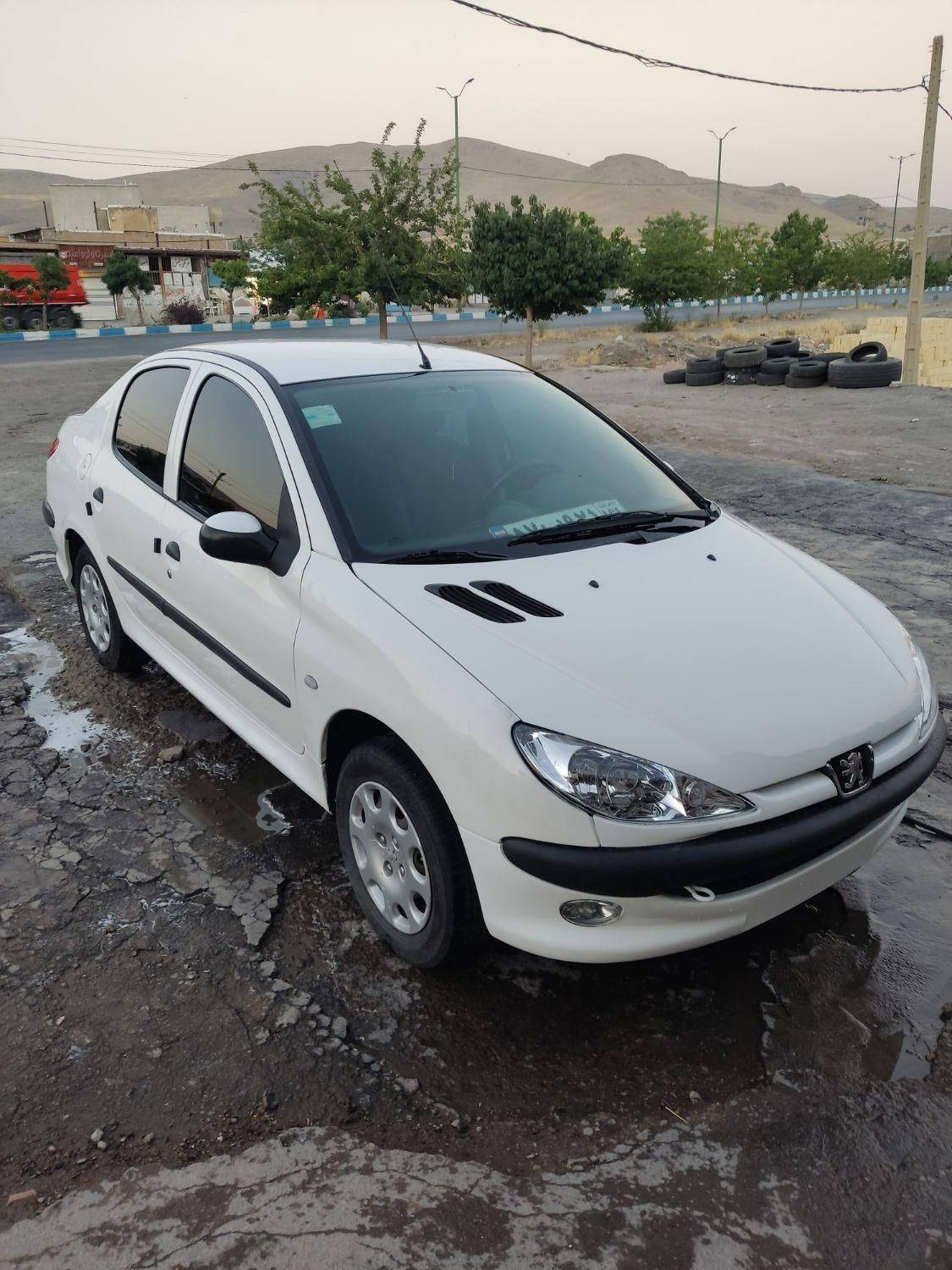 پژو ۲۰۶ صندوق دار v8 - 1391