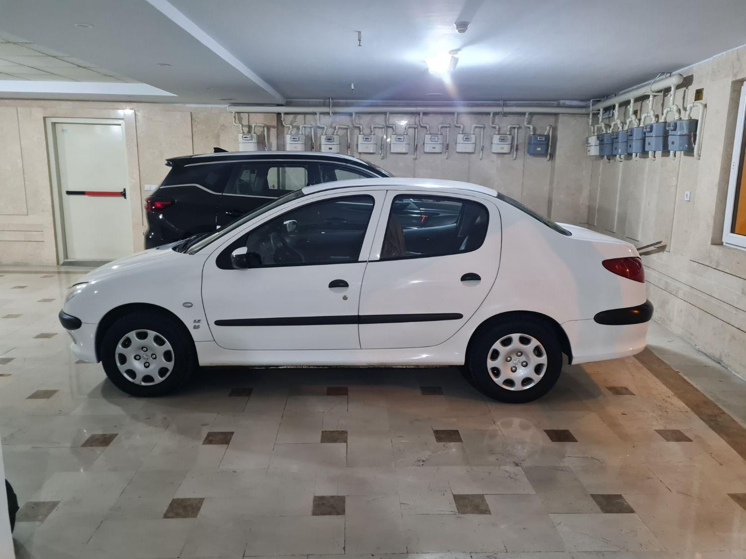 پژو ۲۰۶ صندوق دار v8 - 1398