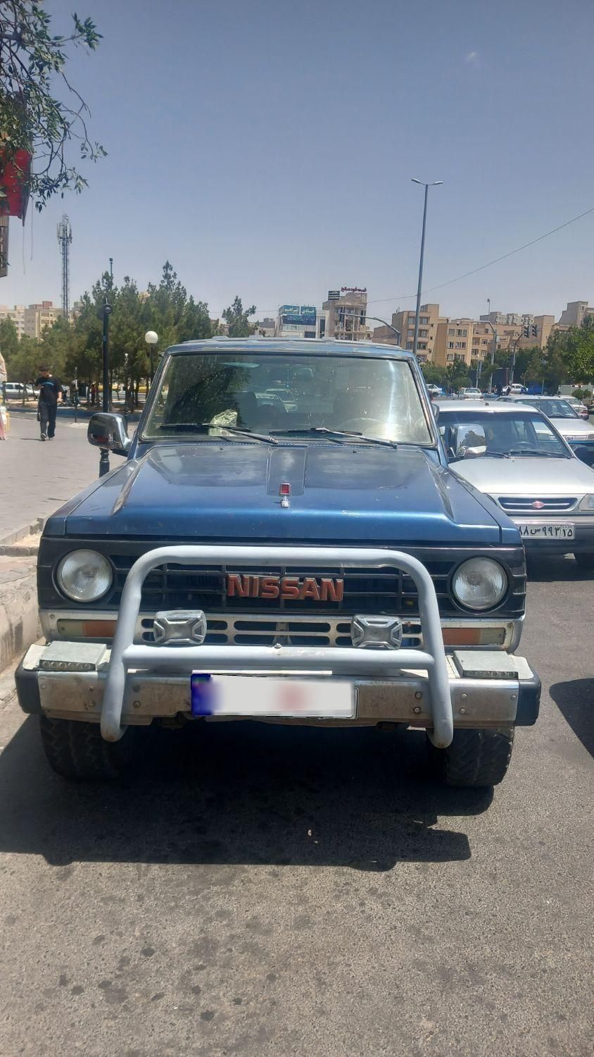 نیسان پاترول دو درب دنده‌ای - 1998