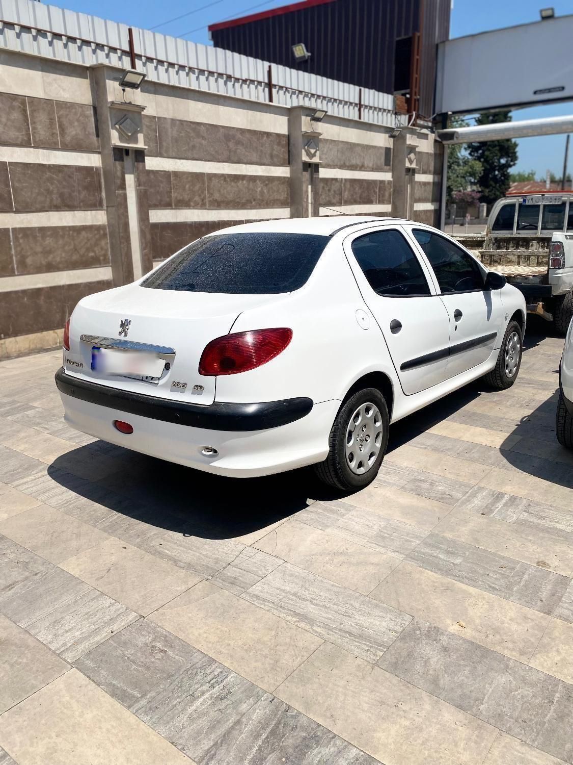 پژو ۲۰۶ صندوق دار v8 - 1398