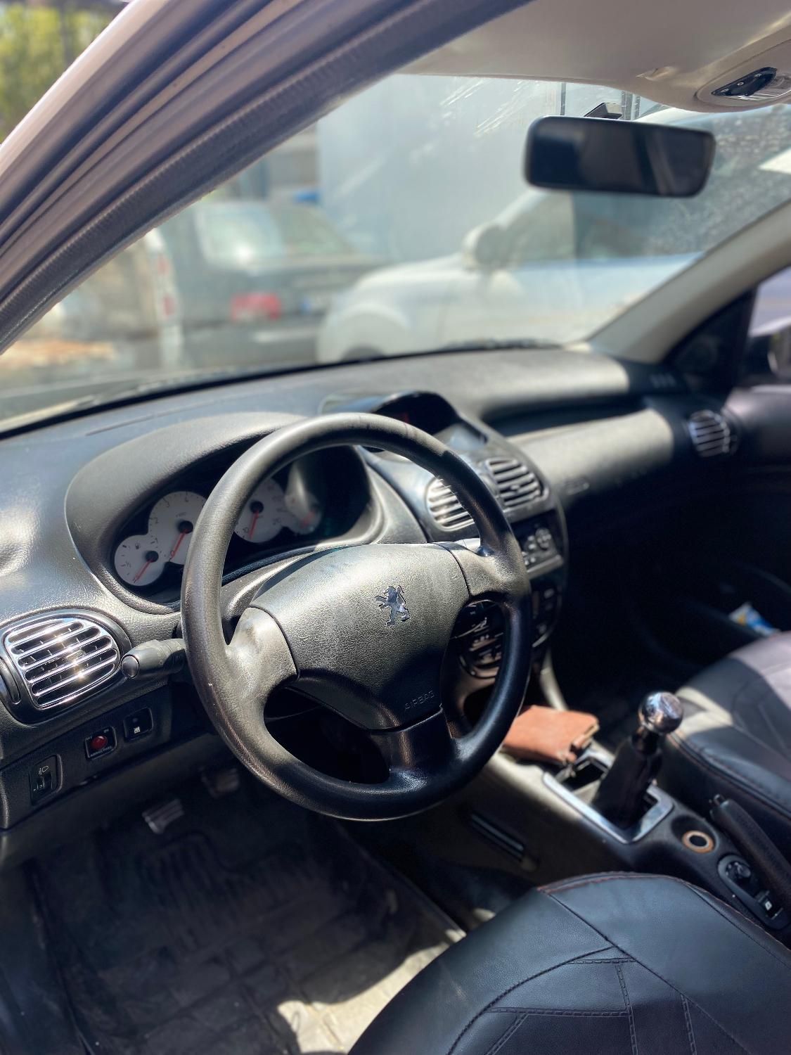 پژو ۲۰۶ صندوق دار v8 - 1398