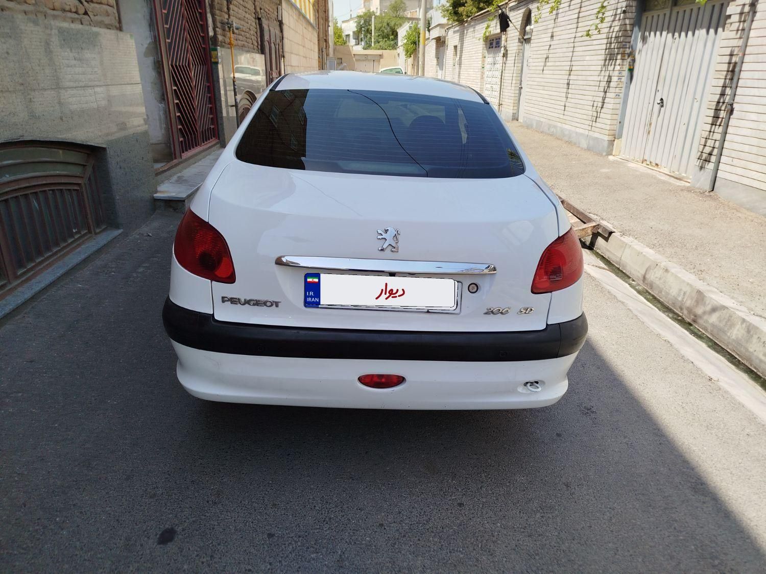 پژو ۲۰۶ صندوق دار v8 - 1394