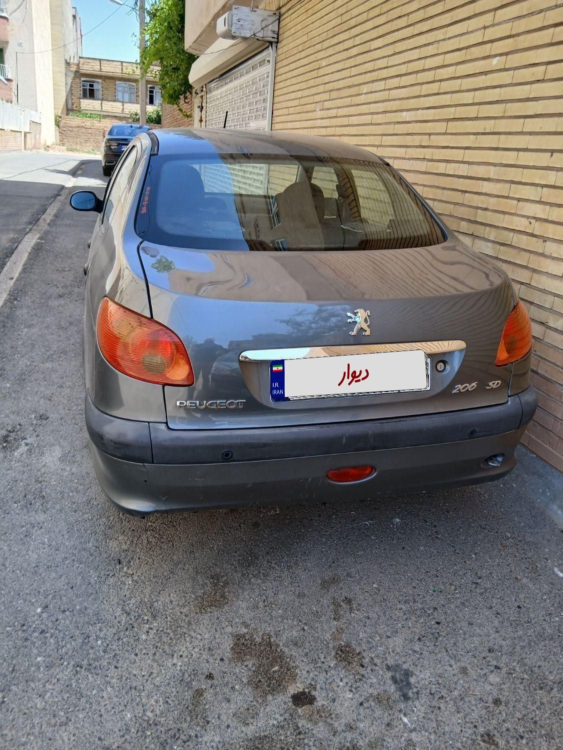 پژو ۲۰۶ صندوق دار v8 - 1393