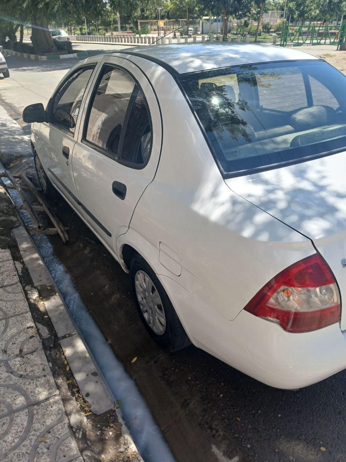 تیبا صندوق دار SX - 1396