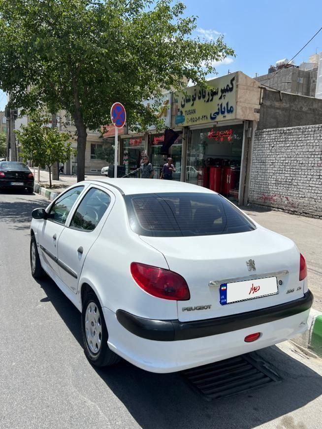 پژو ۲۰۶ صندوق دار v8 - 1399