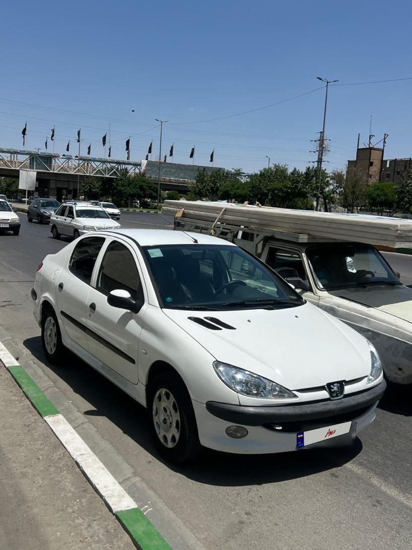 پژو ۲۰۶ صندوق دار v8 - 1399