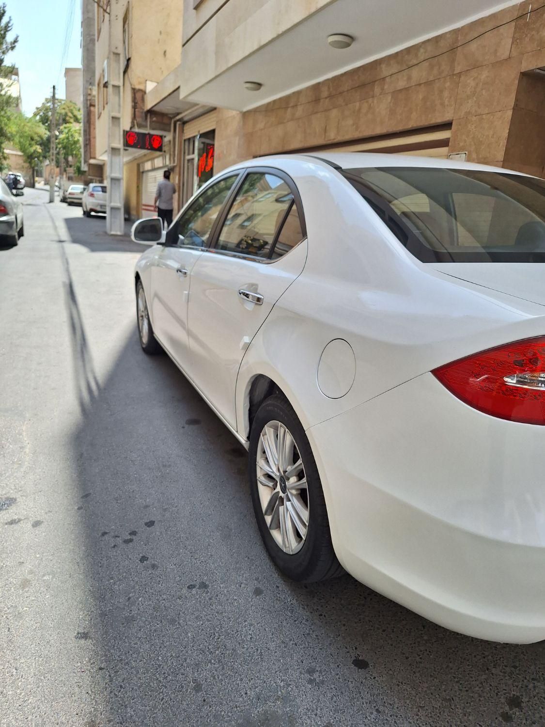 جک J5 اتوماتیک - 1394