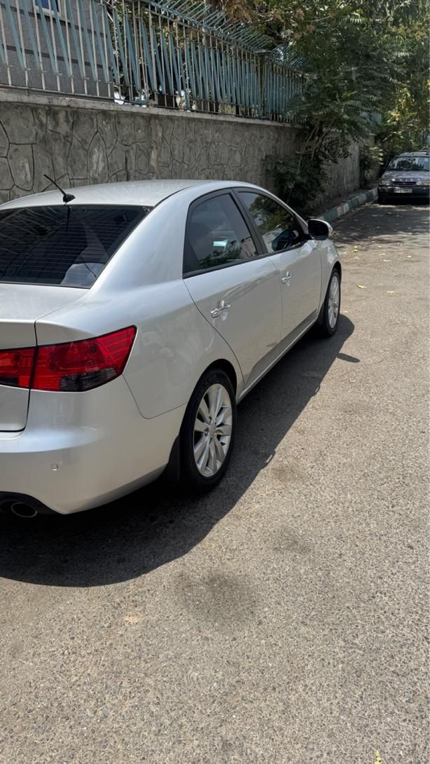 کیا سراتو 2.0 لیتر اتوماتیک GT لاین - 2010