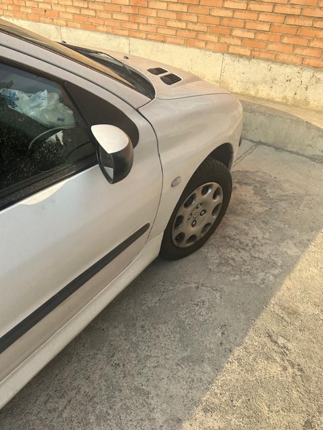 پژو ۲۰۶ صندوق دار v8 - 1390