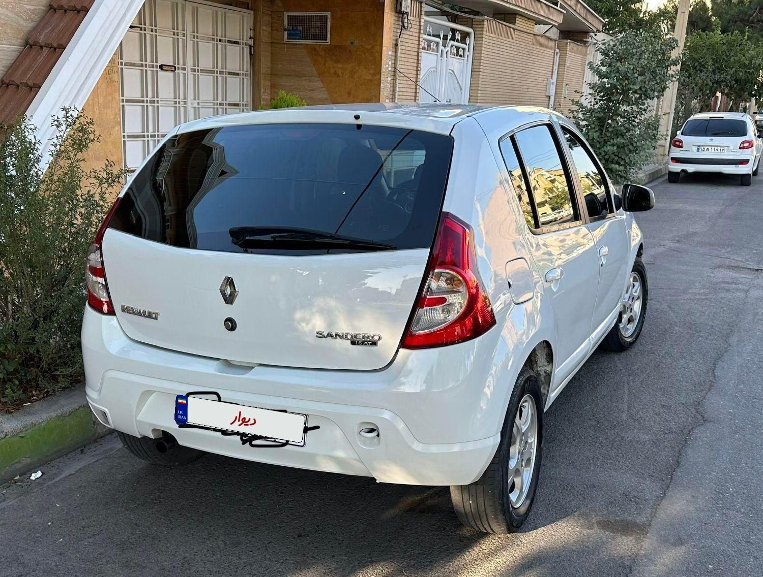 خودرو رنو، ساندرو آگهی ann_19422183