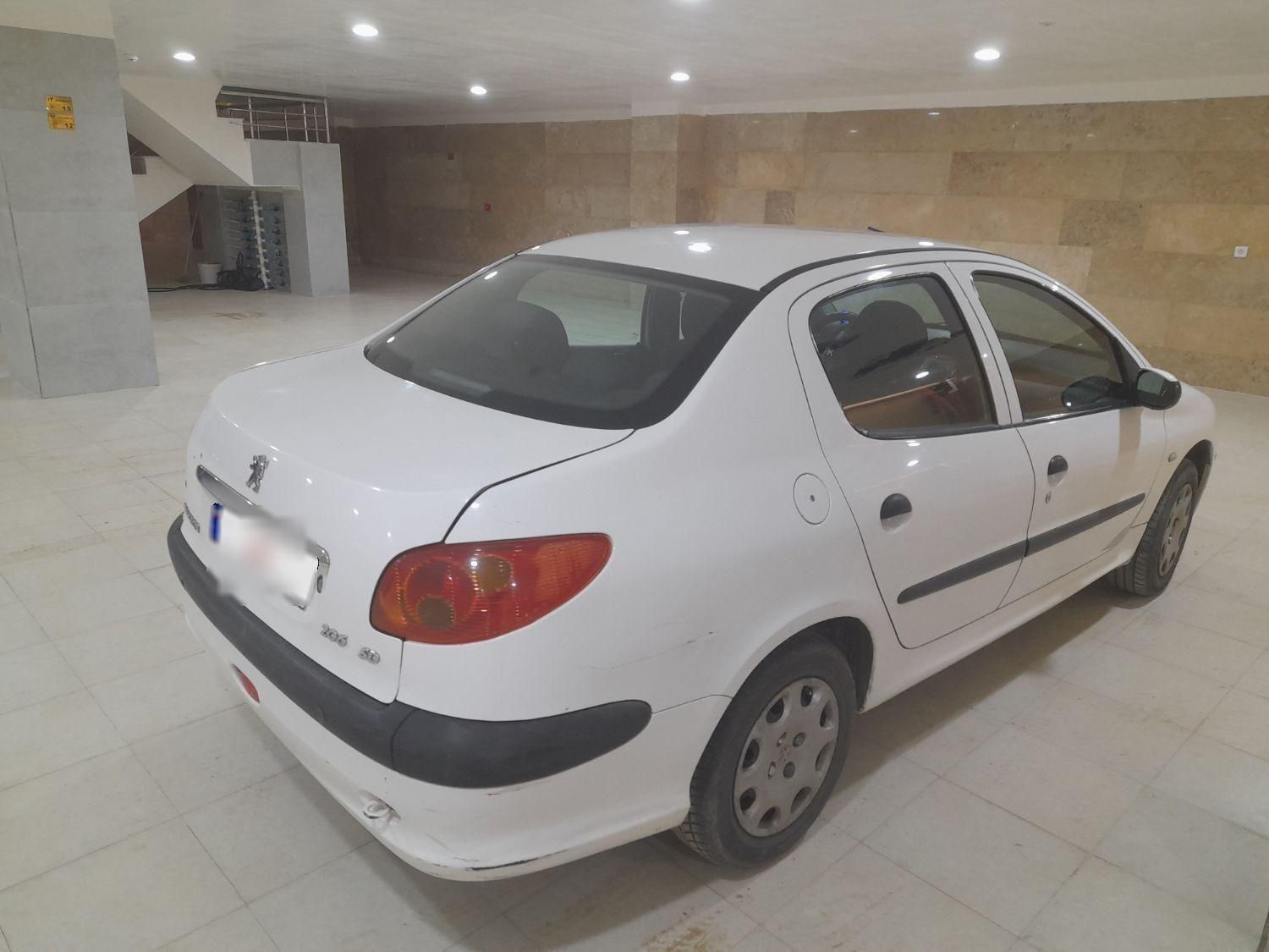 پژو ۲۰۶ صندوق دار v8 - 1394