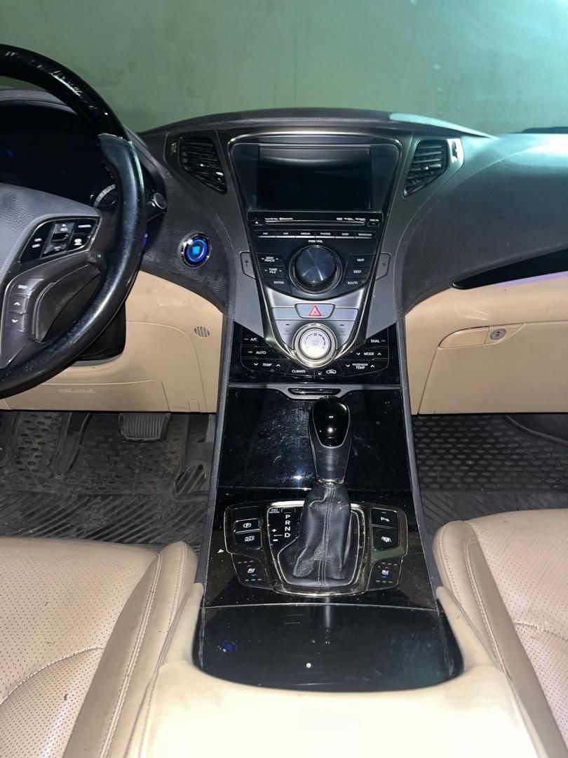 هیوندای آزرا (گرنجور) 3000cc - 2012