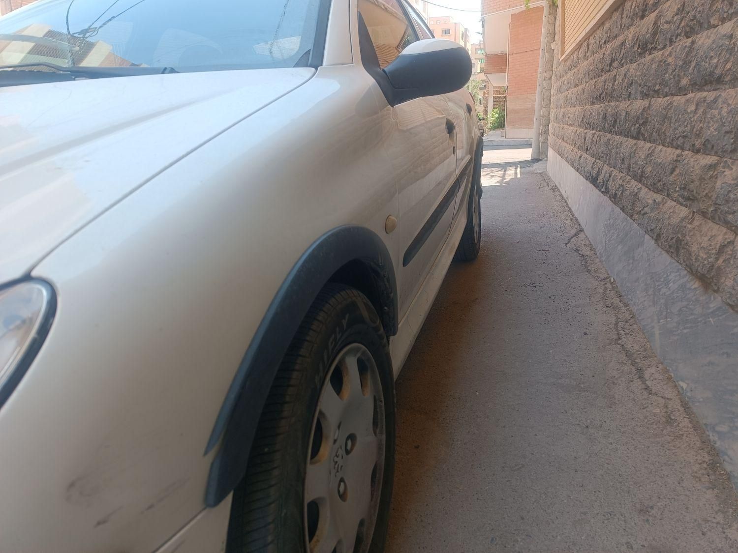 پژو ۲۰۶ صندوق دار v8 - 1396