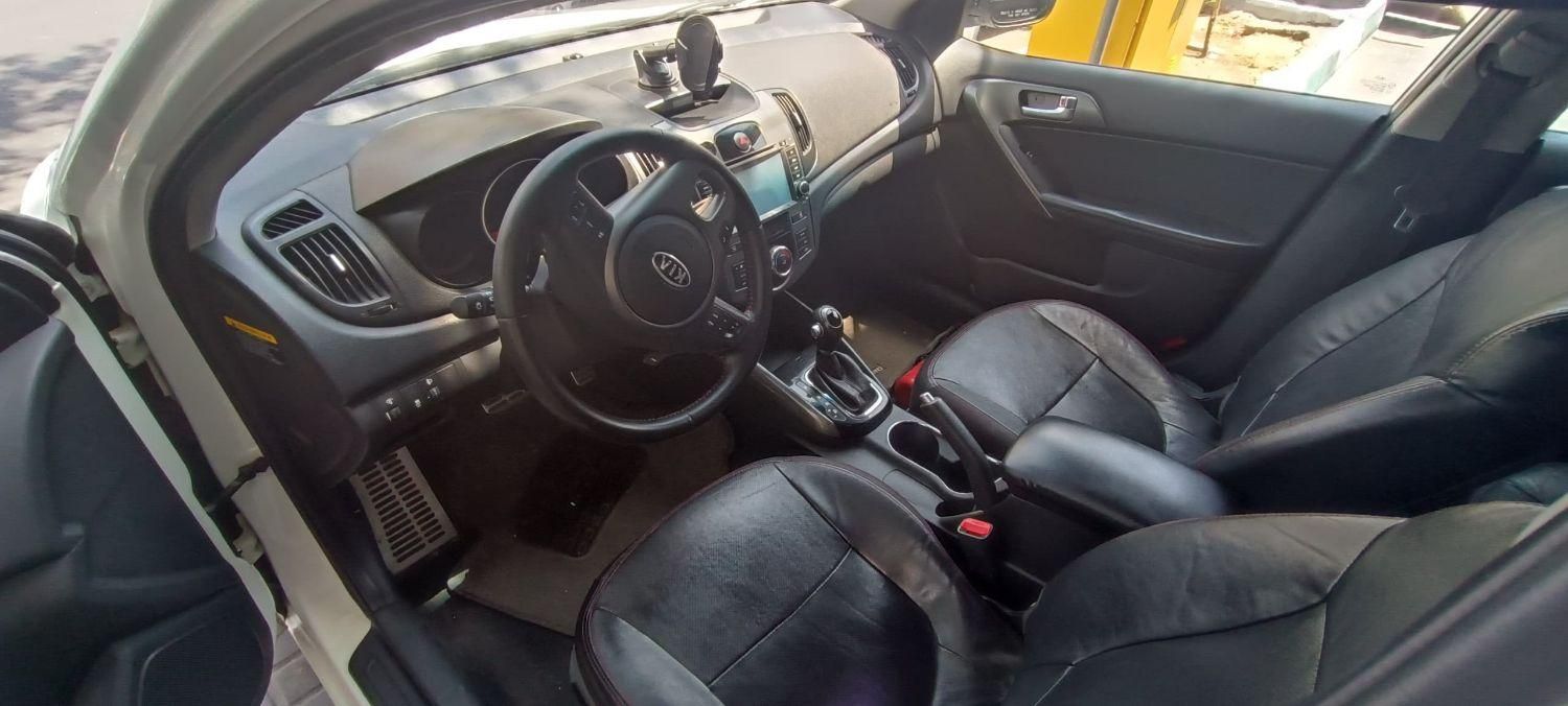 کیا سراتو 2.0 لیتر اتوماتیک GT لاین - 2011
