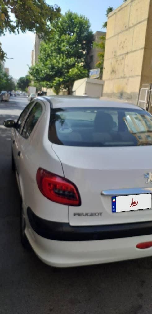 پژو ۲۰۶ صندوق دار v8 - 1397