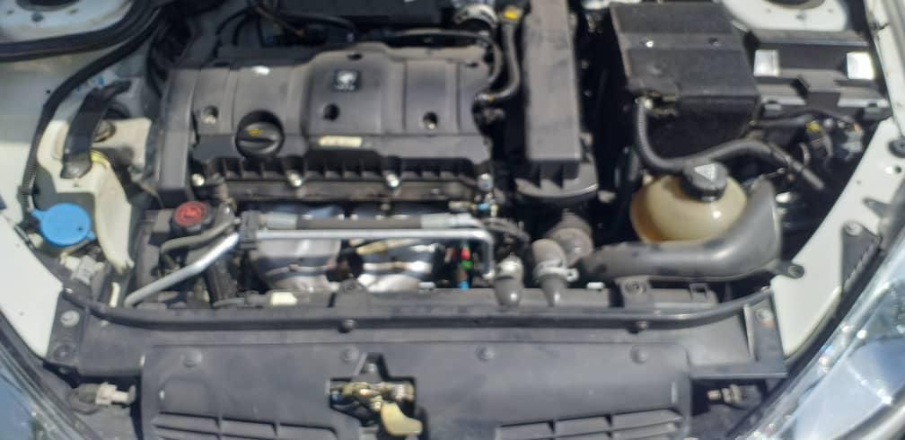 پژو ۲۰۶ صندوق دار v8 - 1397