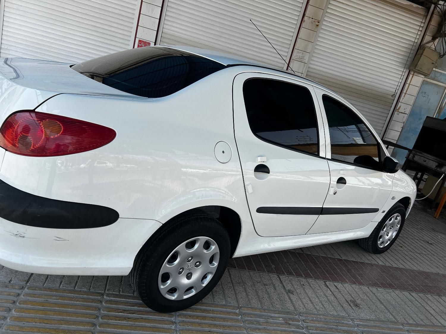 پژو ۲۰۶ صندوق دار v8 - 1395