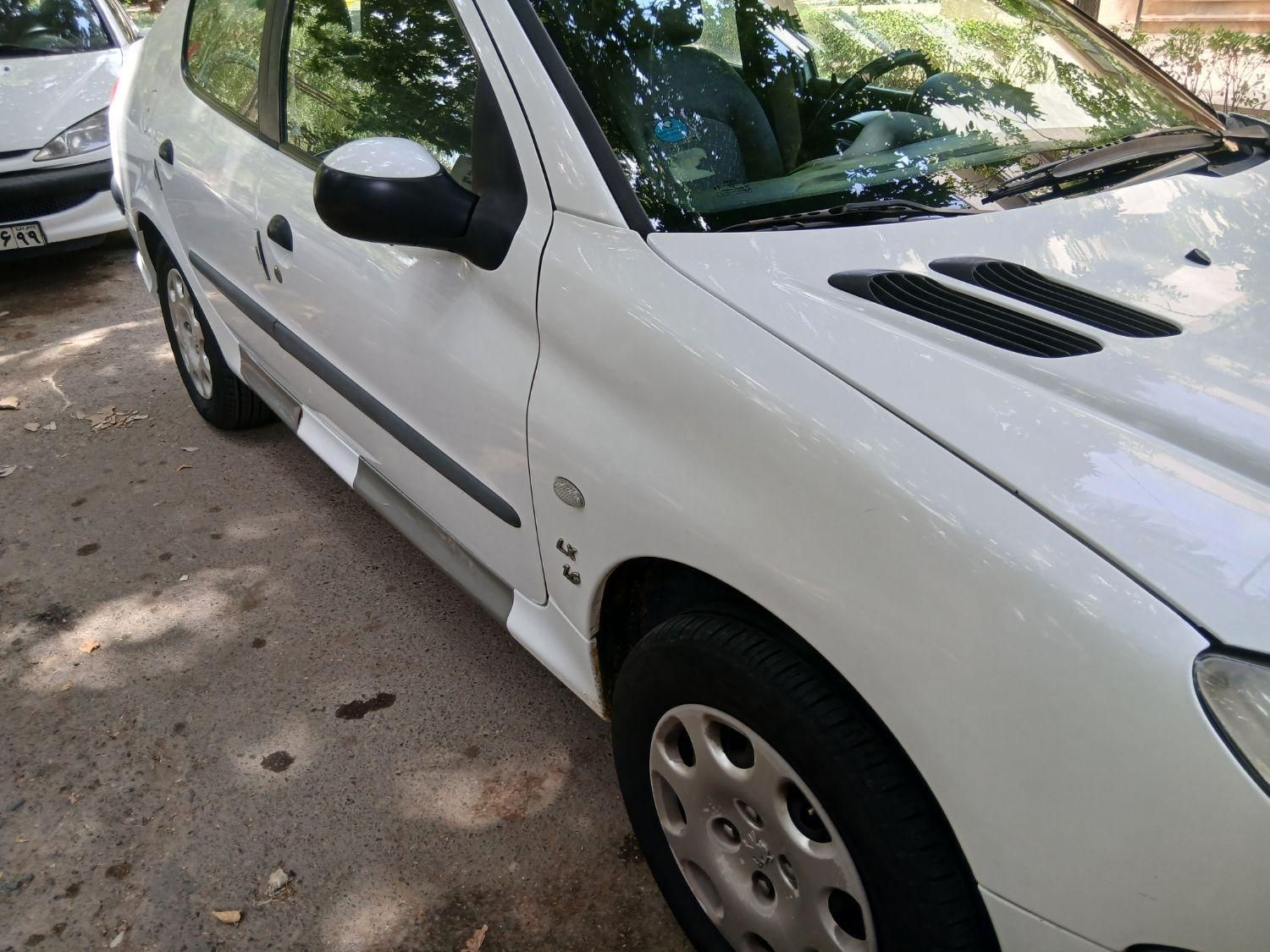 پژو ۲۰۶ صندوق دار v8 - 1390