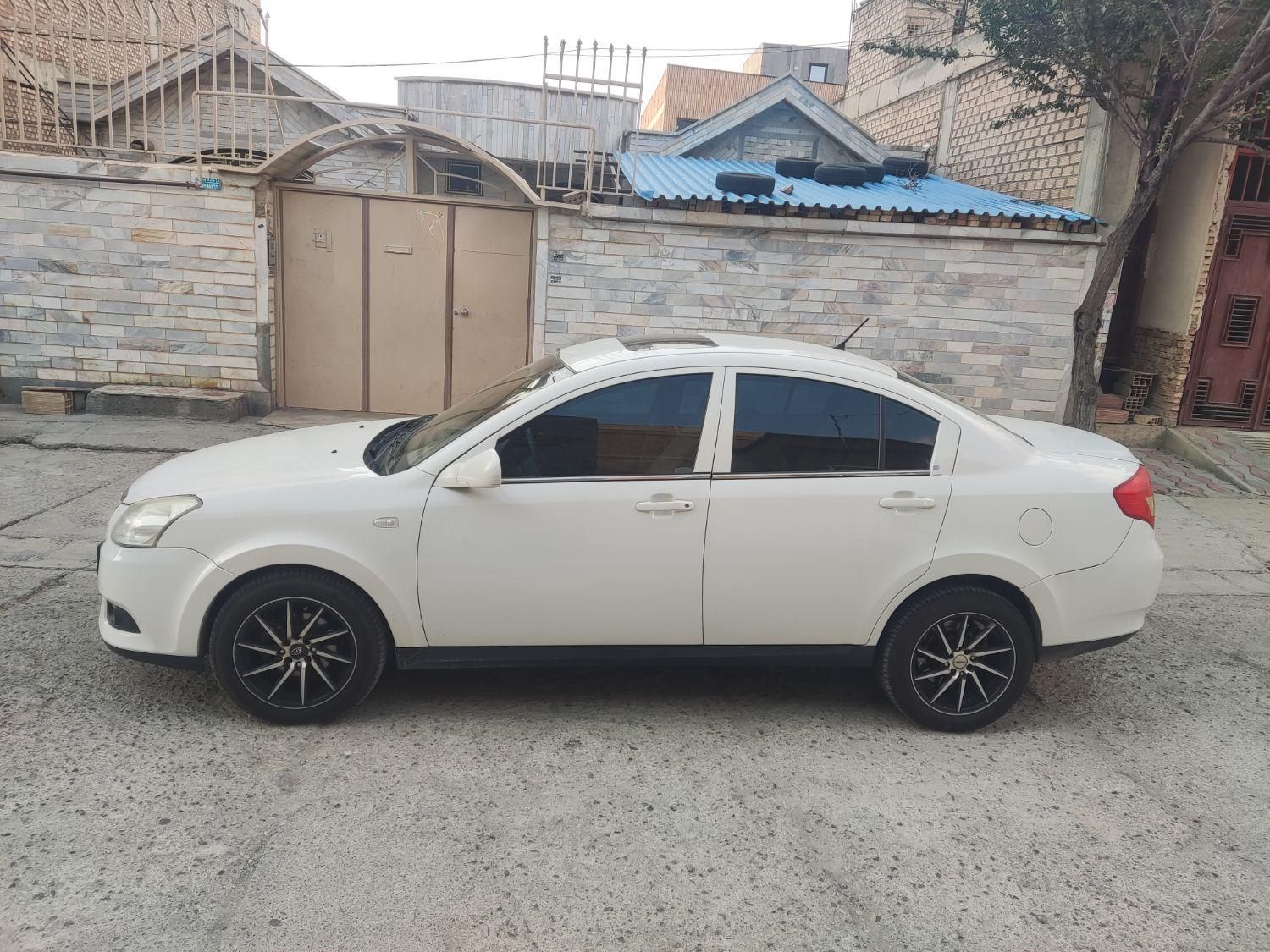 ام وی ام 550 اتوماتیک - 1395