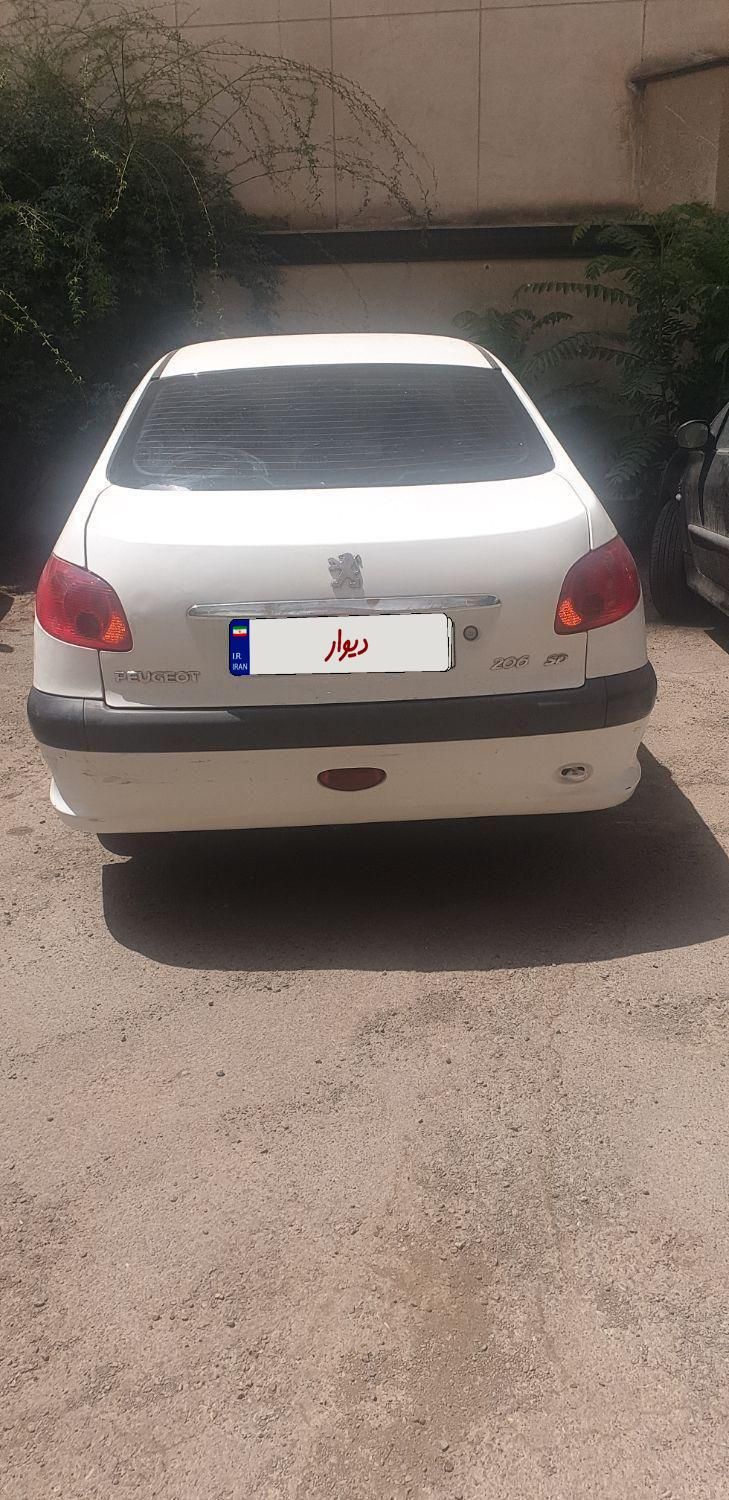 پژو ۲۰۶ صندوق دار v8 - 1394