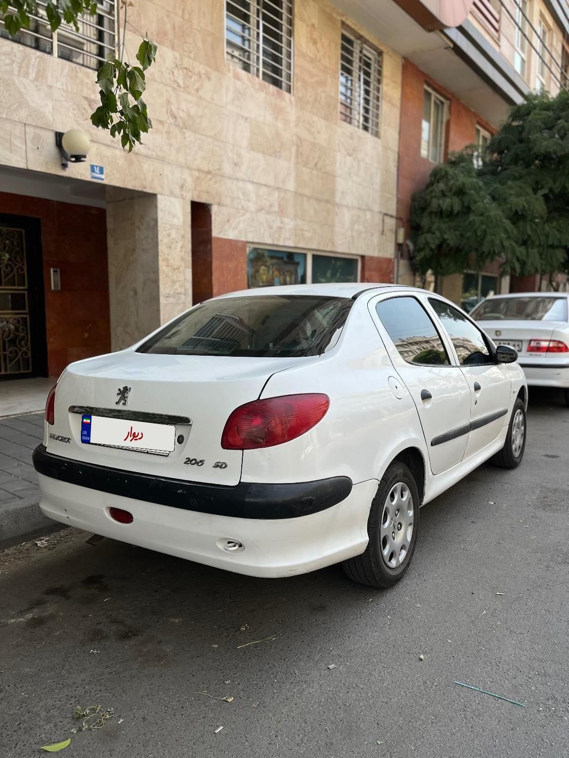 پژو ۲۰۶ صندوق دار v8 - 1393