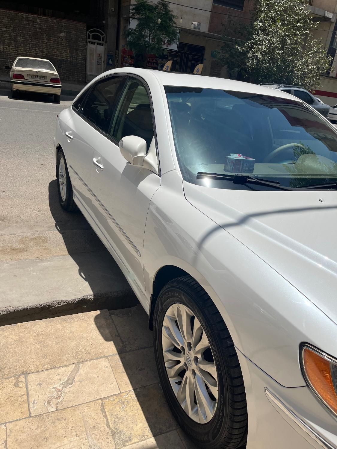 هیوندای آزرا (گرنجور) 3300cc - 2011